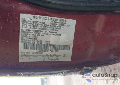 2000 Lincoln Town Car Signature from USA, damaged, VIN 1LNHM82W9YY815765